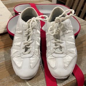 Nfinity Evolution Cheer Shoes Size 8